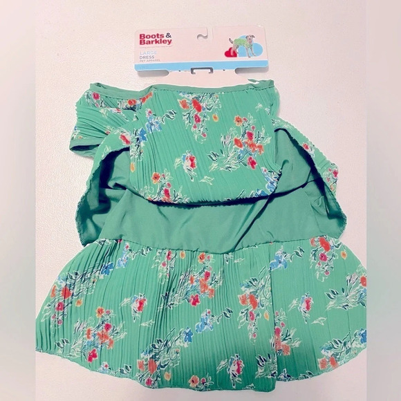 Boots and Barkley size small Pet dress. Green floral design, fits up to 20lbs. - Picture 1 of 6